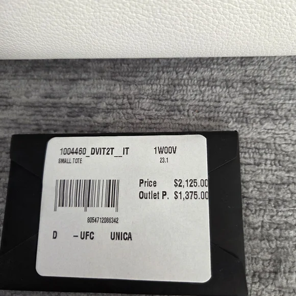 Versace White and Gold Women's Bag - Picture 2 of 9